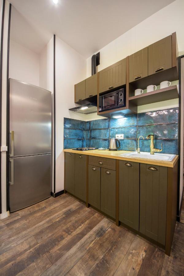 Self Check-In Apartments Near Landscape Alley Kiev Exterior foto