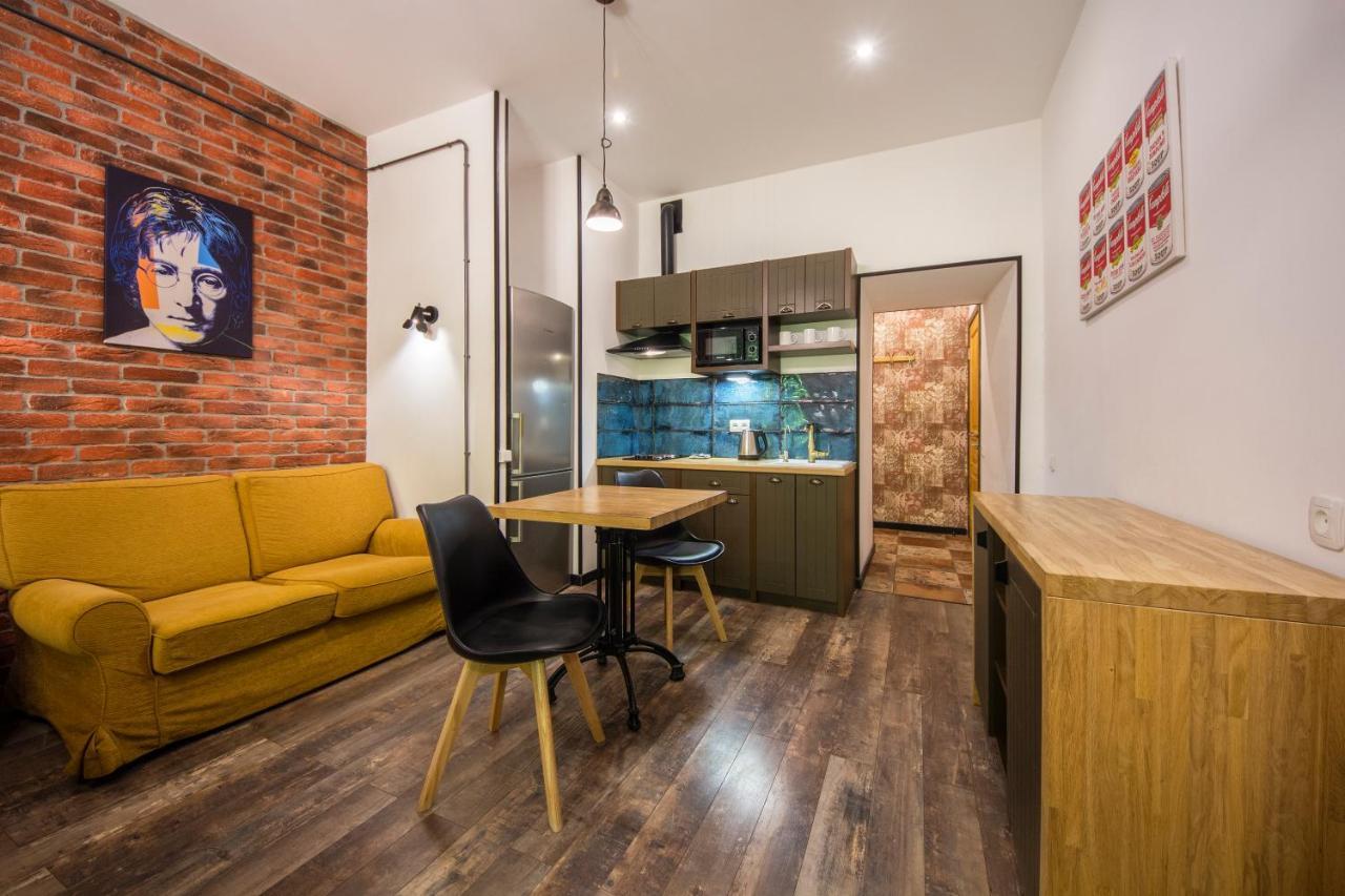 Self Check-In Apartments Near Landscape Alley Kiev Exterior foto